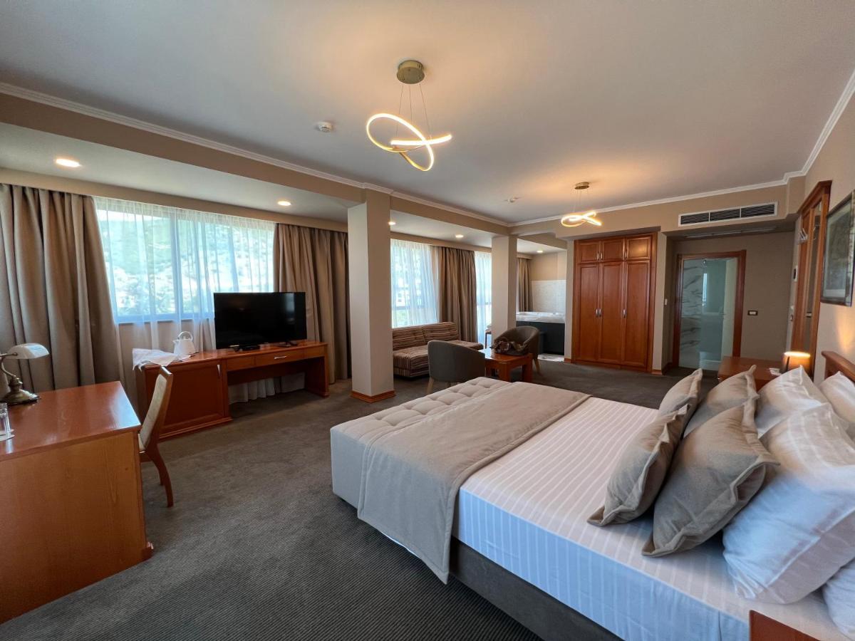 Hotel Millennium