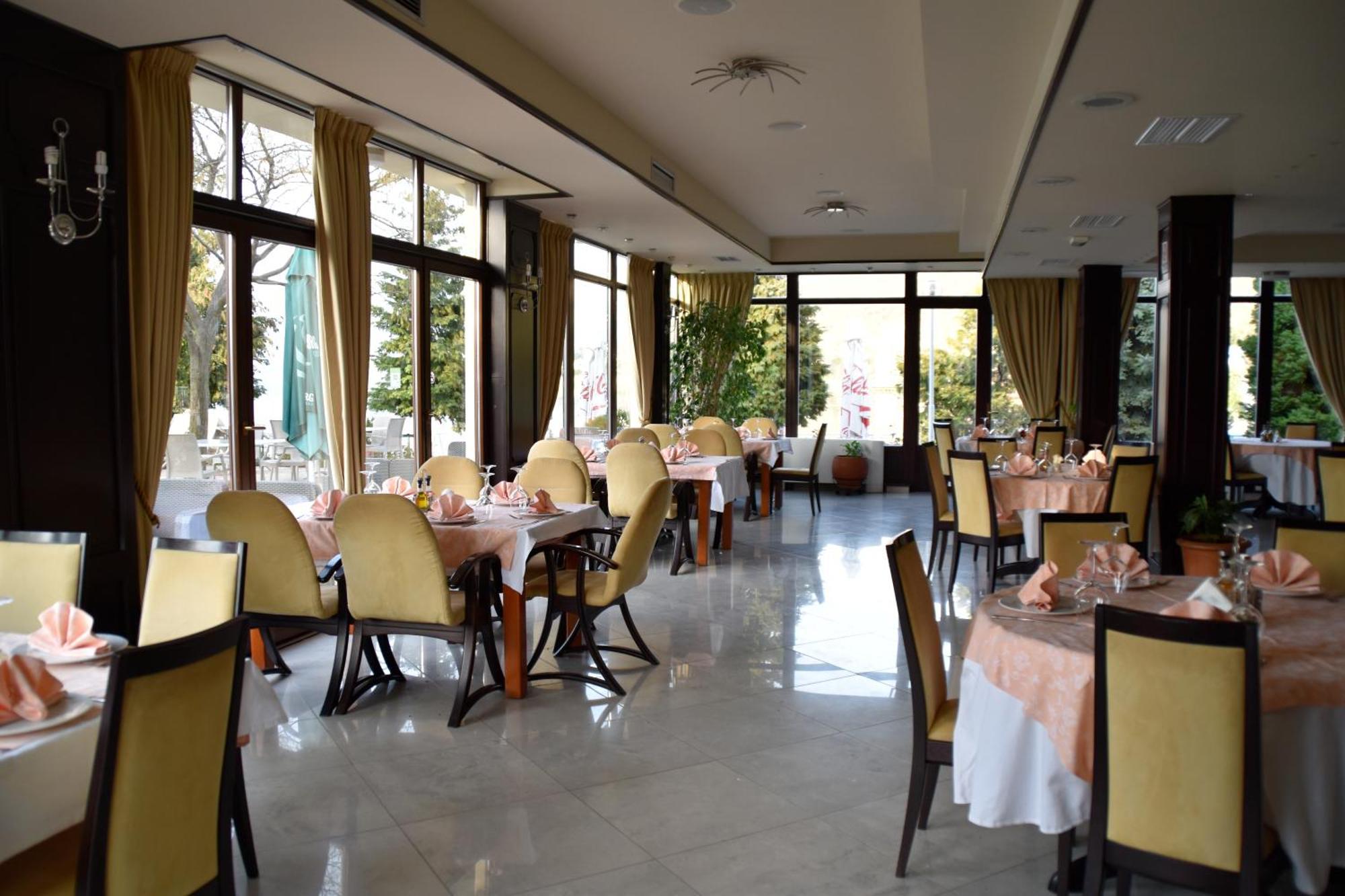 Hotel Millennium